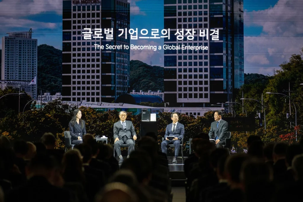 KIA CELEBRACION 80 ANOS 4 Motor16