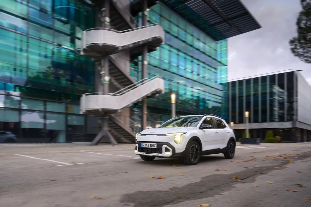 KIA STONIC 2025 11 Motor16