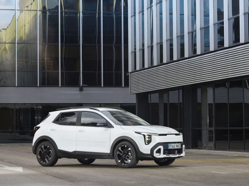 KIA STONIC 2025 12 Motor16