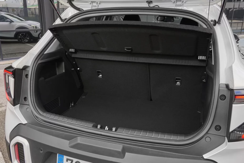 KIA STONIC 2025 20 Motor16