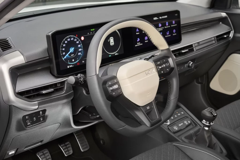 KIA STONIC 2025 21 Motor16