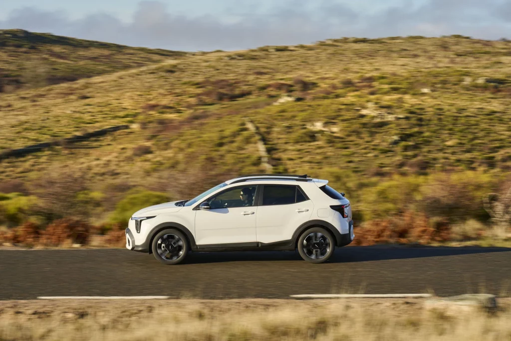 KIA STONIC 2025 5 Motor16