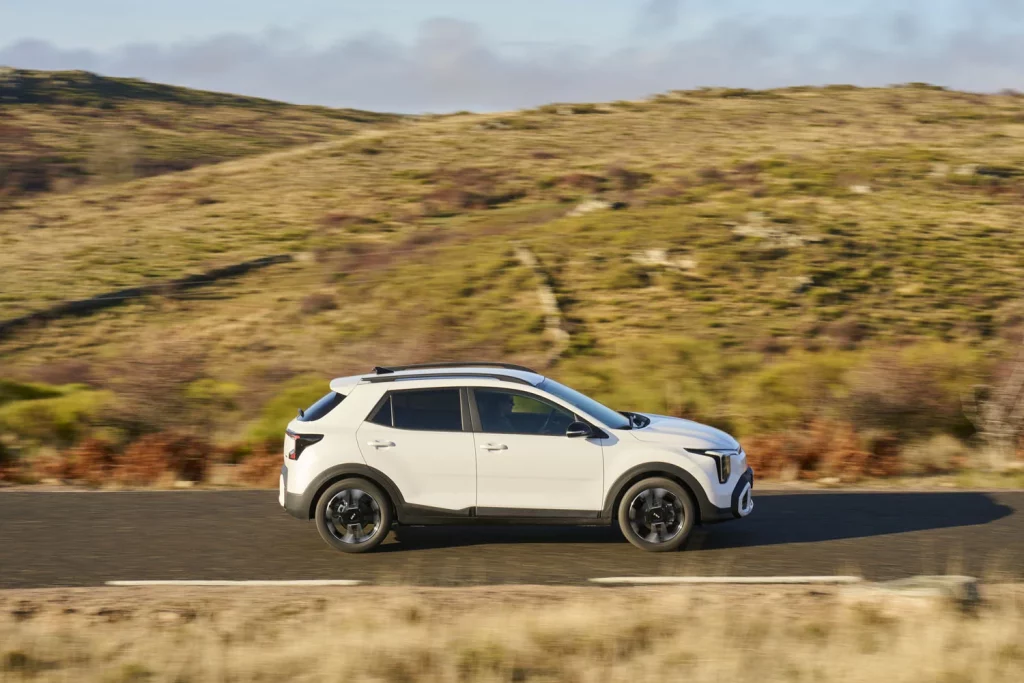 KIA STONIC 2025 6 Motor16