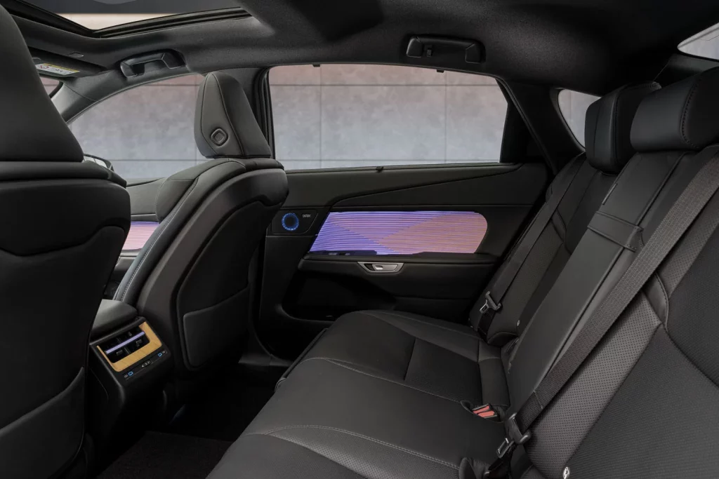 El Lexus ES, la apuesta por los sedán electrificados, más potente que nunca 4 Motor16 LEXUS ES 2025 2 Motor16