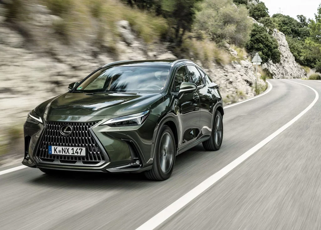 Lexus NX, el SUV que combina como nadie lujo y eficiencia 5 Motor16 LEXUS NX 1 Motor16
