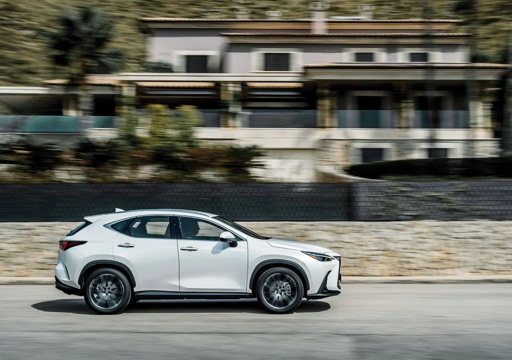 Lexus NX, el SUV que combina como nadie lujo y eficiencia 4 Motor16 LEXUS NX 2 Motor16