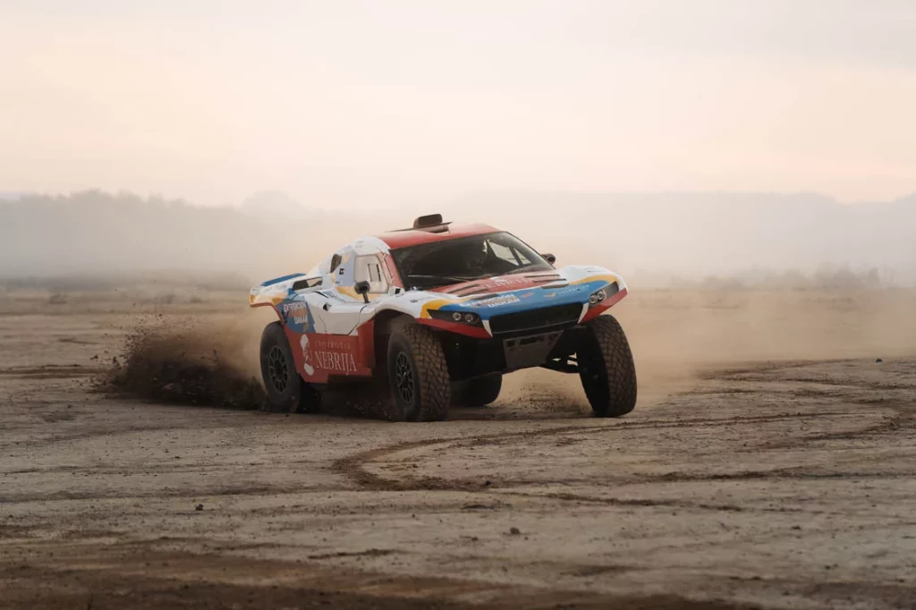 La Universidad Nebrija regresa al Dakar 2026 junto al piloto Pedro Penate 6 Motor16