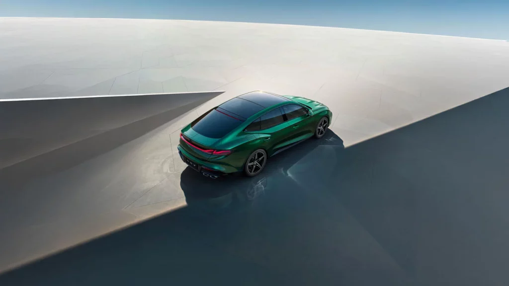 MG recupera el sedán clásico, pero hay que irse muy lejos para verlo 6 Motor16 MG7 3 Motor16