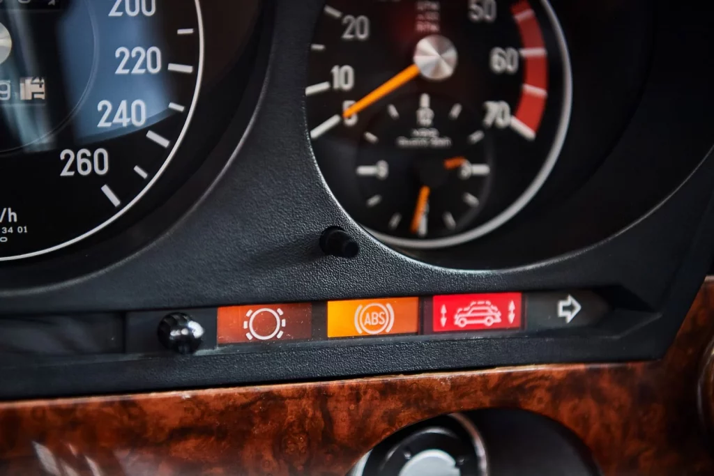 Mercedes Benz 450 SEL 6.9 8 Motor16