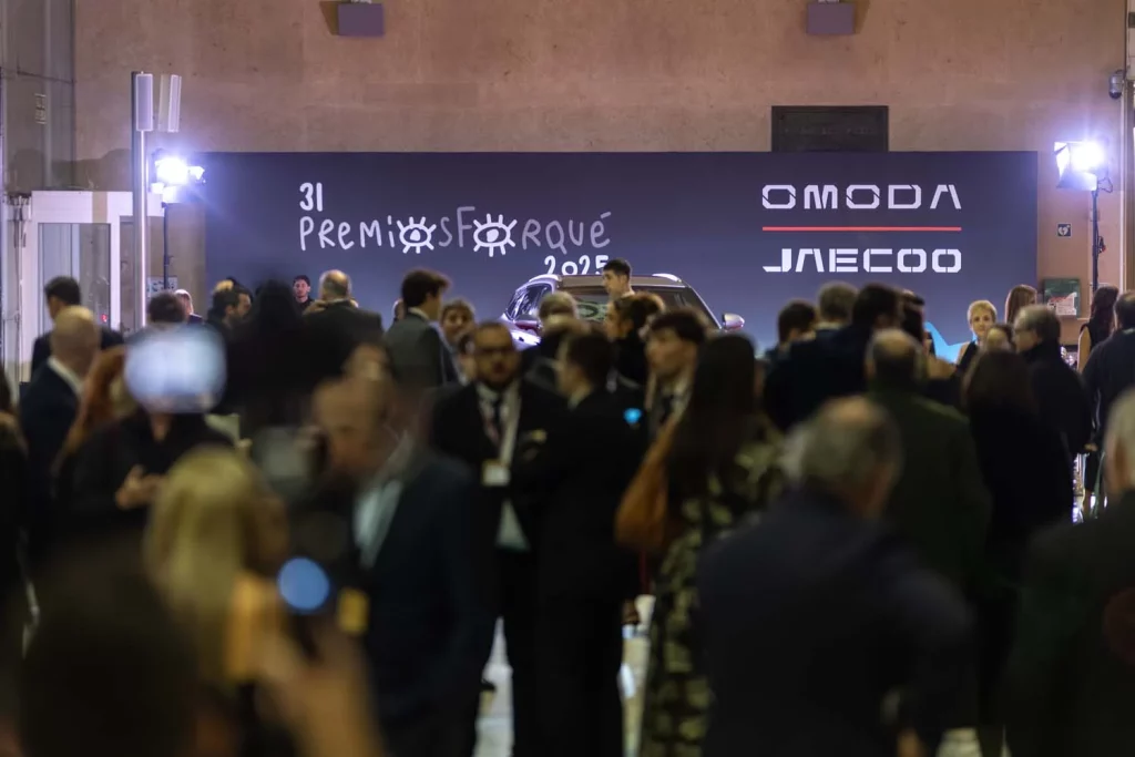 Omoda y Jaecoo: del glamour de los Premios Forqué al asfalto de la Carrera de las empresas 10 Motor16 OMODA JAECOO PREMIOS FORQUE10 Motor16