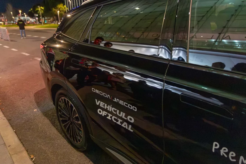 Omoda y Jaecoo: del glamour de los Premios Forqué al asfalto de la Carrera de las empresas 5 Motor16 OMODA JAECOO PREMIOS FORQUE5 Motor16