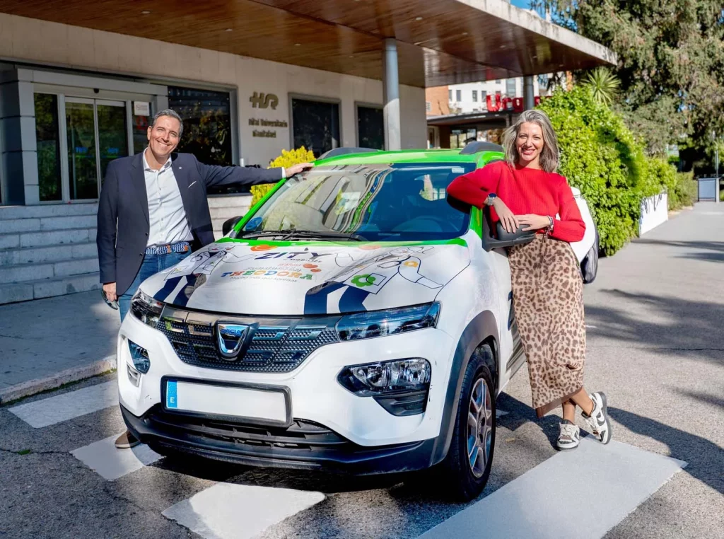 Zity y Fundación Theodora, juntos para llevar sonrisas a los hospitales esta Navidad 6 Motor16 Pilar Garcia ZITY y Alejandro Echegaray FundTheodoroa Motor16