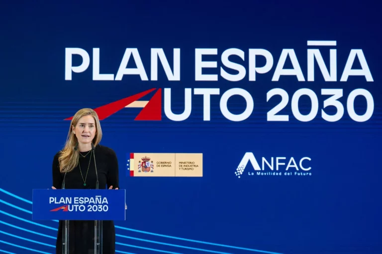 Abre el plazo del Plan Auto+ con ayudas de hasta 4.500 euros para comprar un coche eléctrico en agosto de 2026