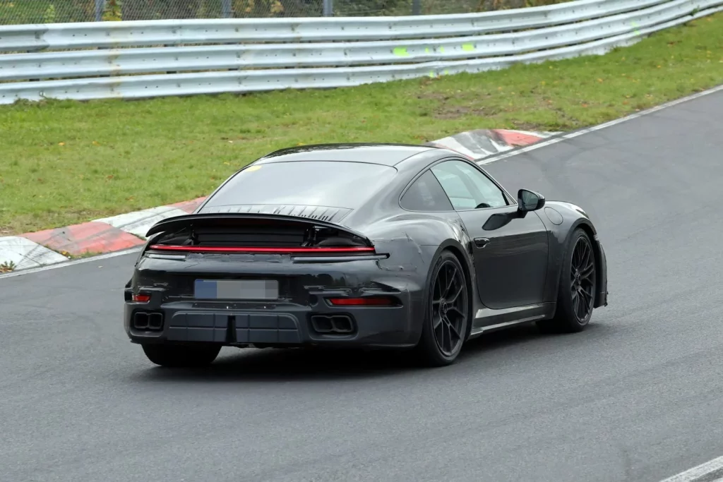 ¿Está Porsche preparando un 911 Turbo Touring? 1 Motor16 Porsche 911 Turbo Touring_ 9