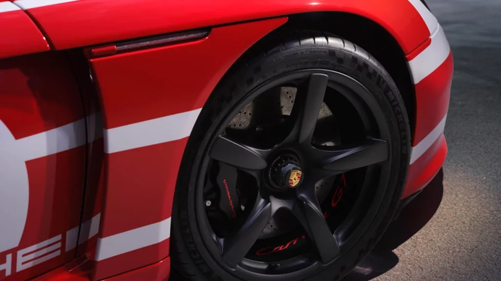 Así es el último Porsche on demand: este Carrera GT Salzburg 11 Motor16 es espectacular Motor Porsche Carrera GT716