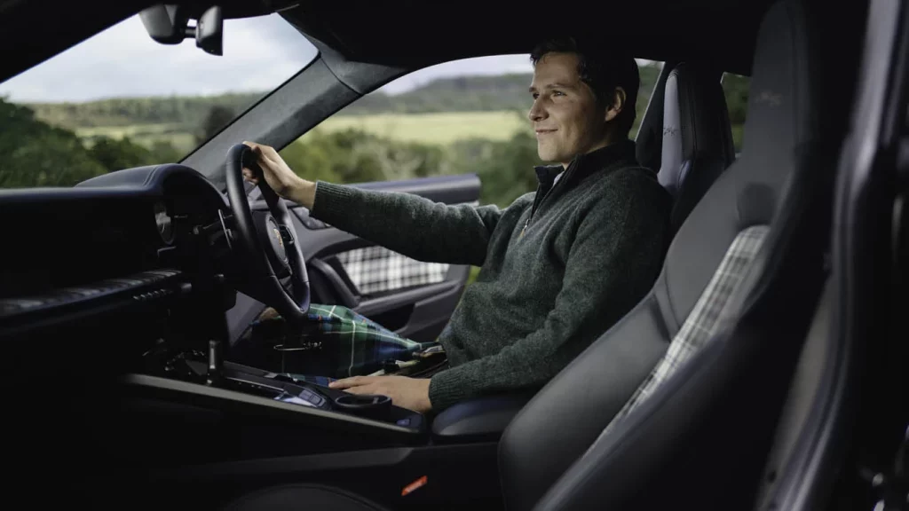 Posche 911 Turbo tapizado escoces 18 Motor16