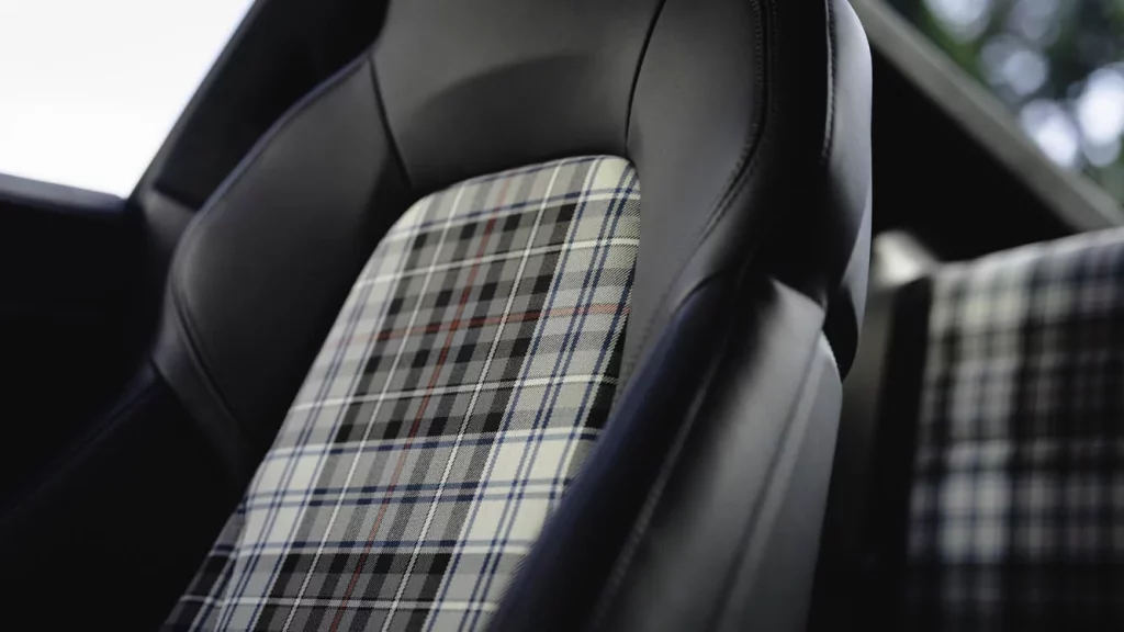 Posche 911 Turbo tapizado escoces 22 Motor16