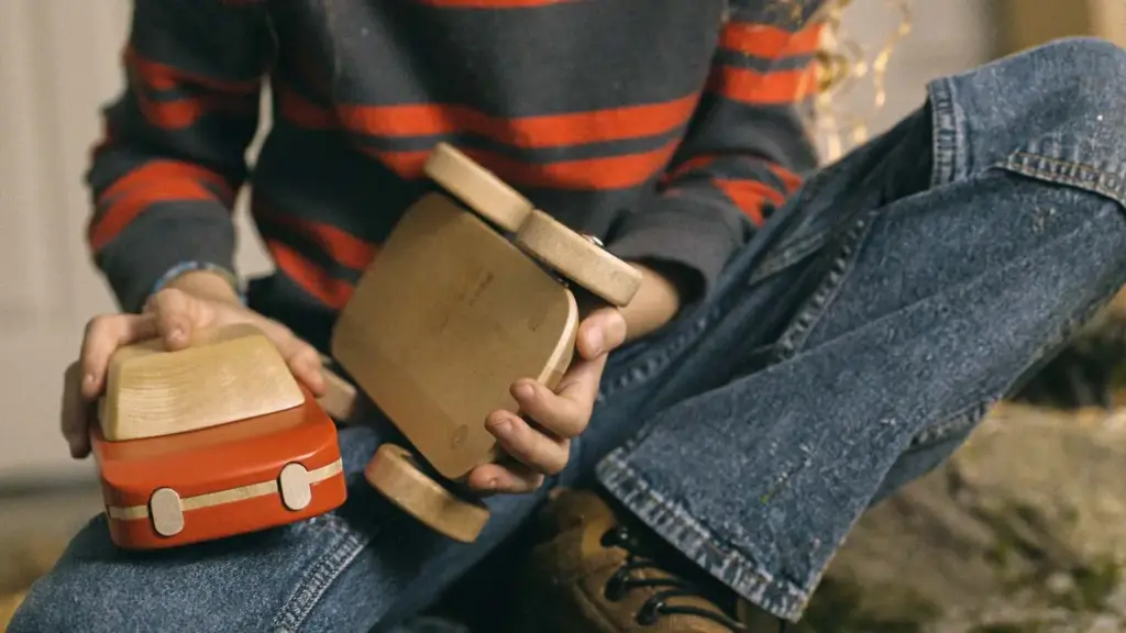 RIVIAN R1S R1T COMERCIAL COCHE MADERA2 Motor16