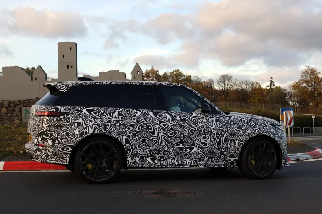 Range Rover Sport SVR 2026 (12)