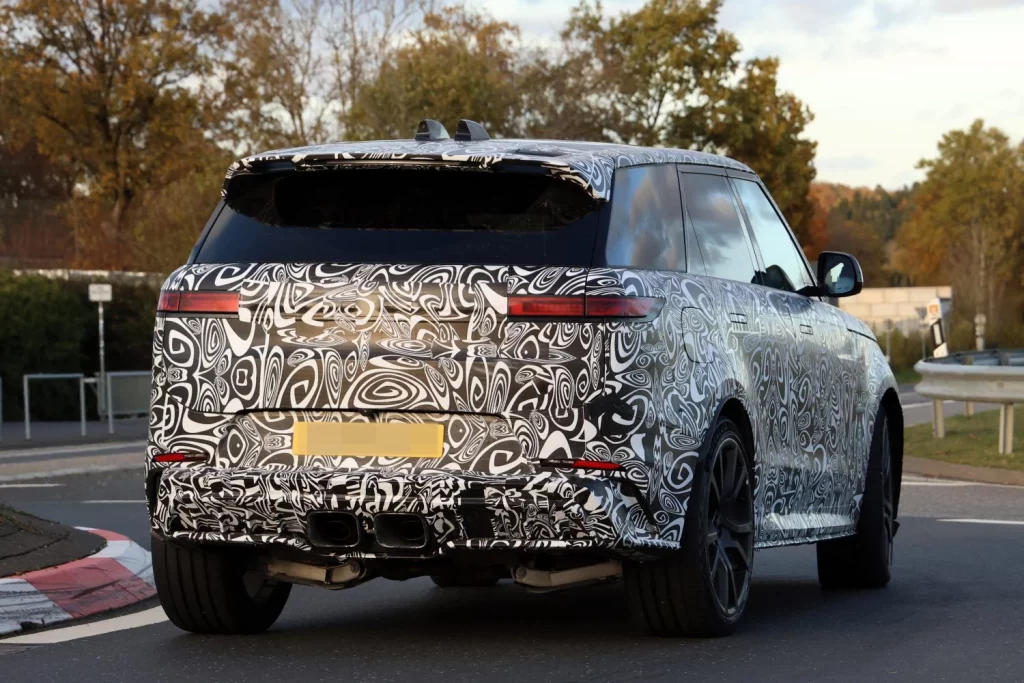 Range Rover Sport SVR 2026 16 Motor16