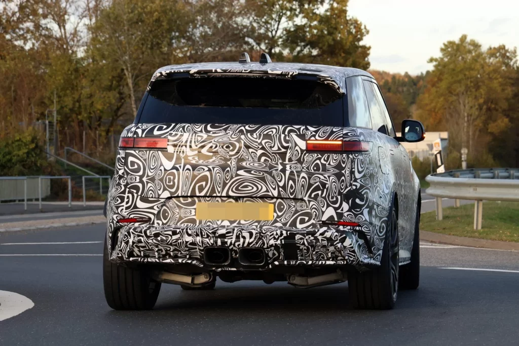 Range Rover Sport SVR 2026 17 Motor16