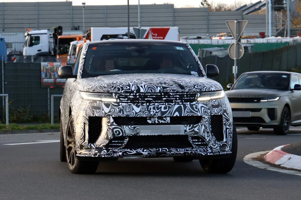 Range Rover Sport SVR 2026 3 Motor16
