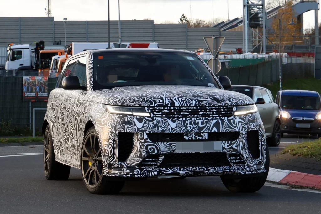 Range Rover Sport SVR 2026 5 Motor16