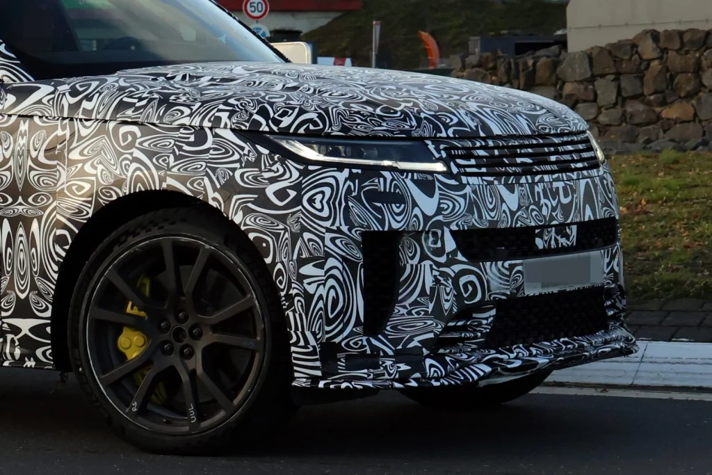 Range Rover Sport SVR 2026 9 Motor16
