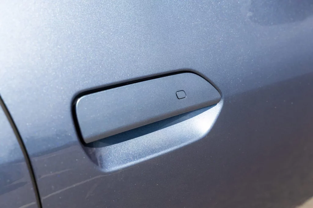 SEAL 6 DM i Touring Detalles 10 Motor16