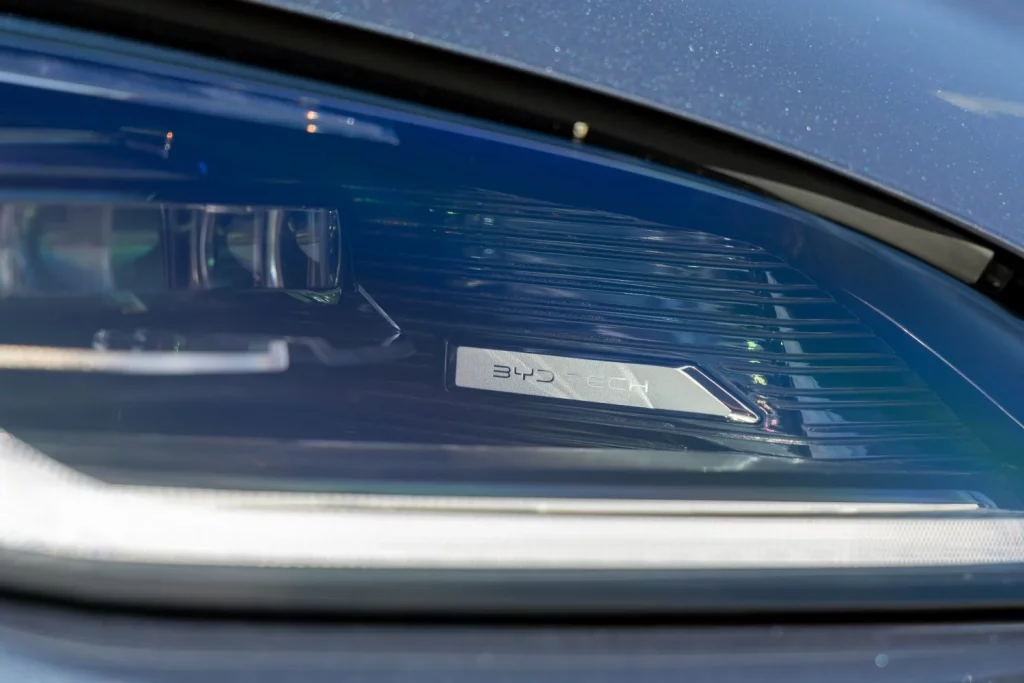 SEAL 6 DM i Touring Detalles 9 Motor16