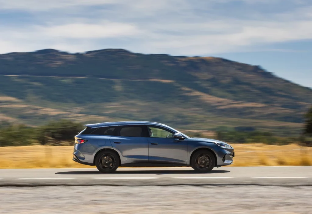 BYD SEAL 6 DM-i Touring_Dinámico (10)