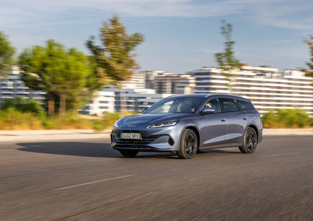 SEAL 6 DM i Touring Dinamico 14 Motor16