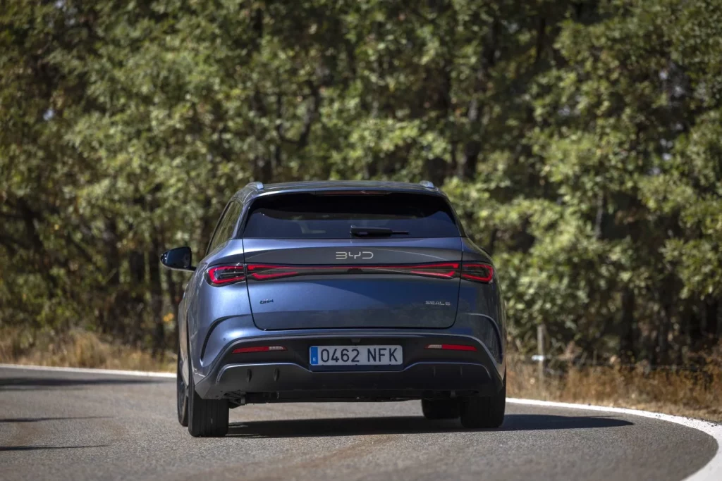 SEAL 6 DM i Touring Dinamico 18 Motor16