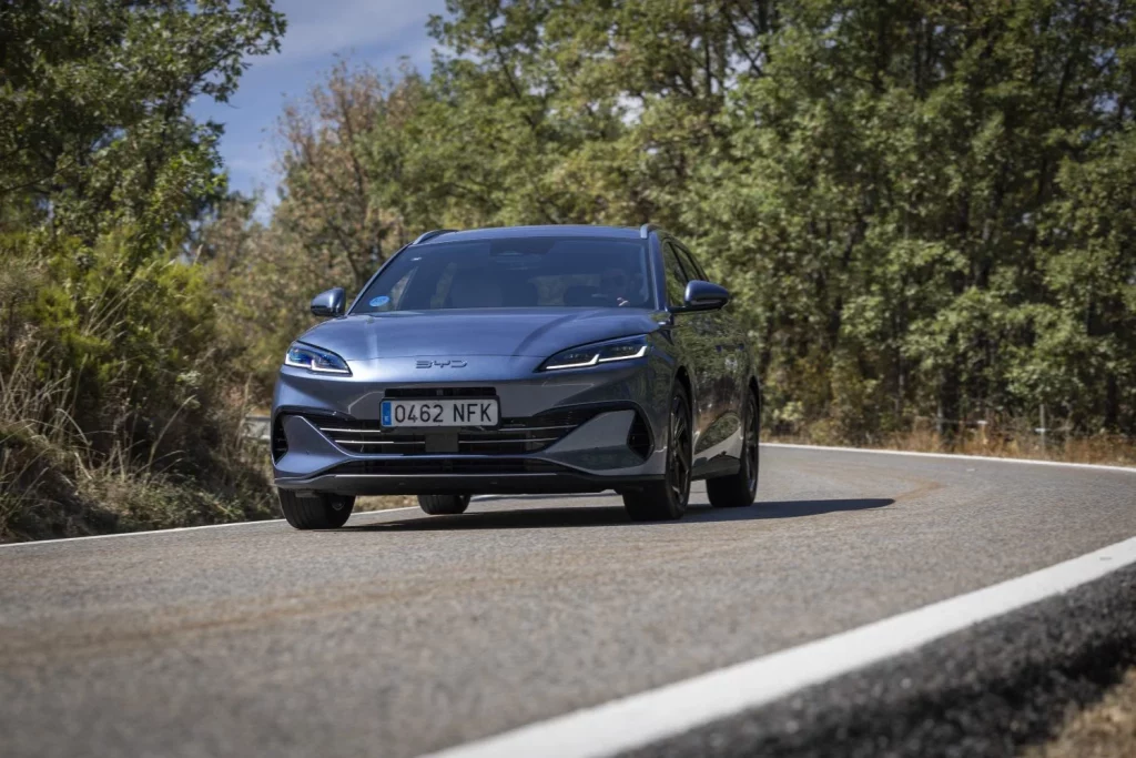 SEAL 6 DM i Touring Dinamico 19 Motor16