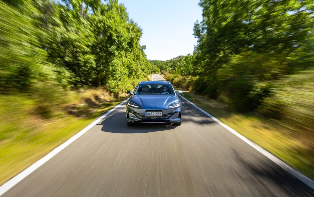 SEAL 6 DM i Touring Dinamico 7 Motor16