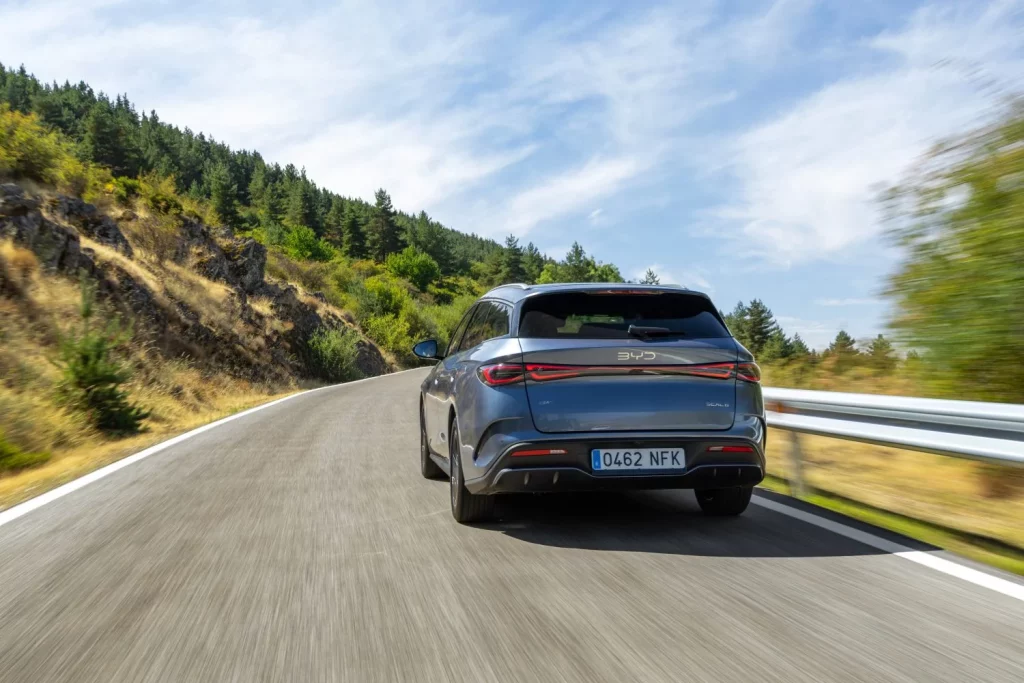 SEAL 6 DM i Touring Dinamico 9 Motor16