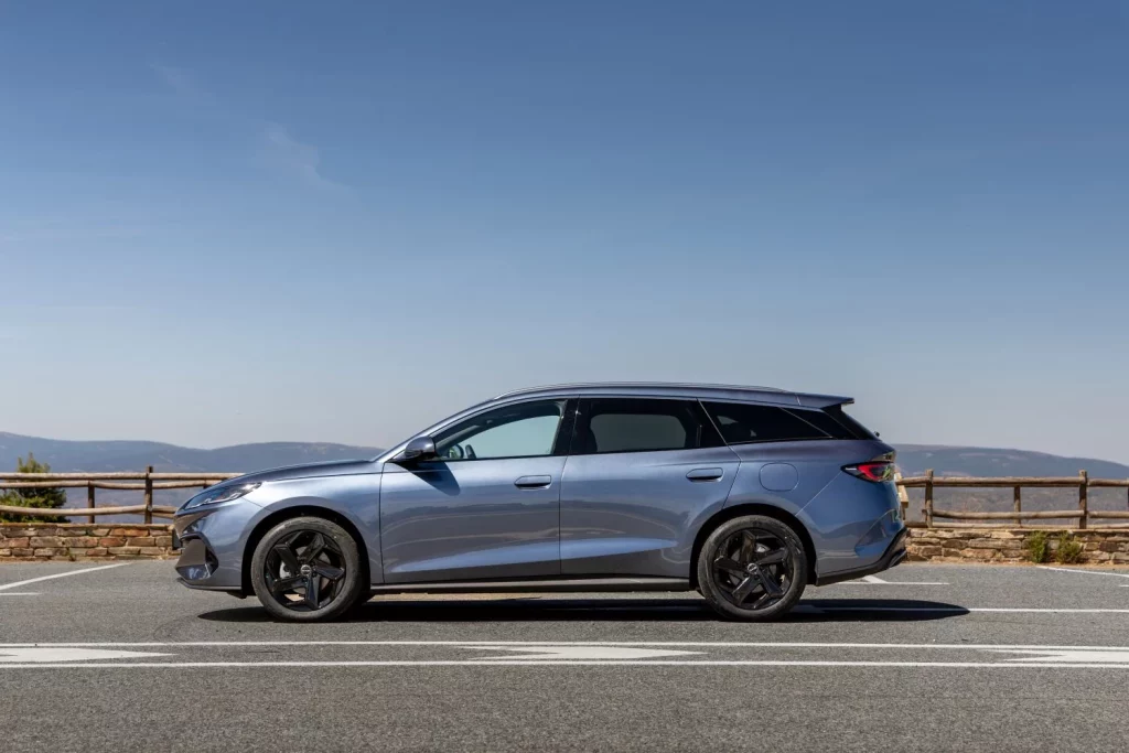 SEAL 6 DM i Touring Estatico 2 Motor16