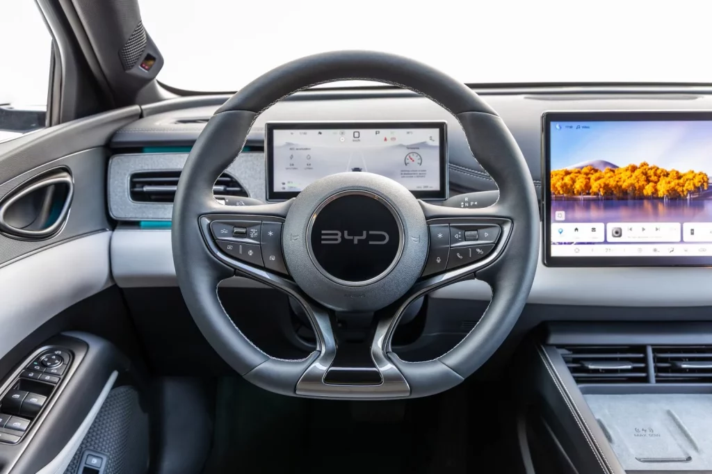 SEAL 6 DM i Touring Interior 10 Motor16