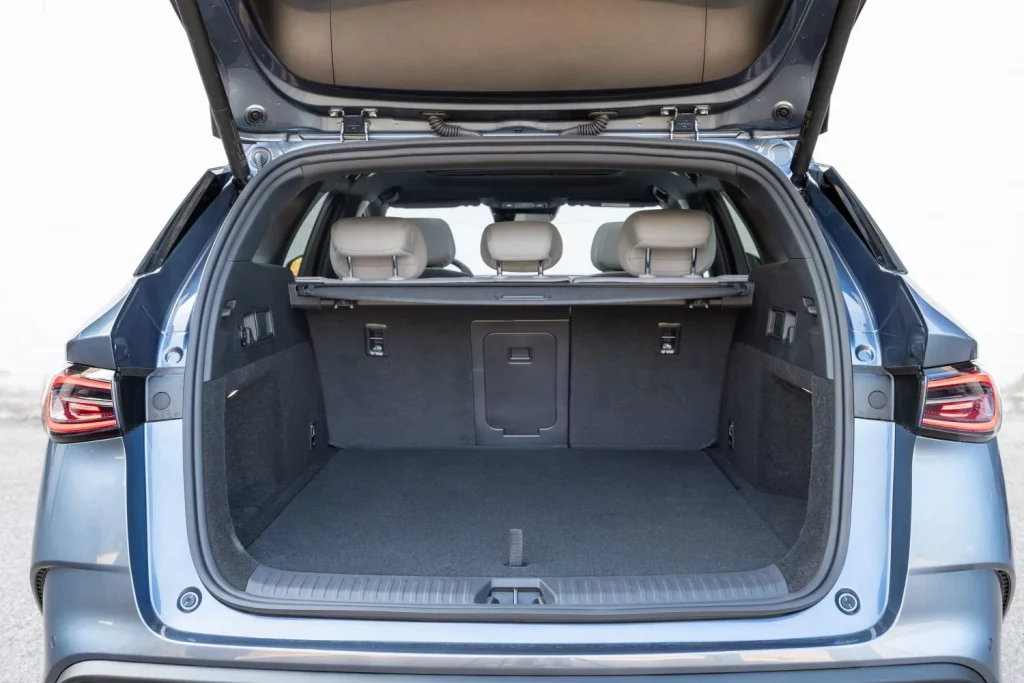 SEAL 6 DM i Touring Interior 27 Motor16