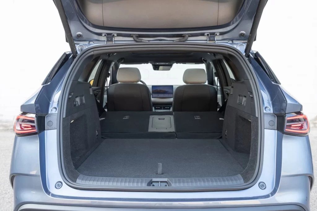 SEAL 6 DM i Touring Interior 29 Motor16