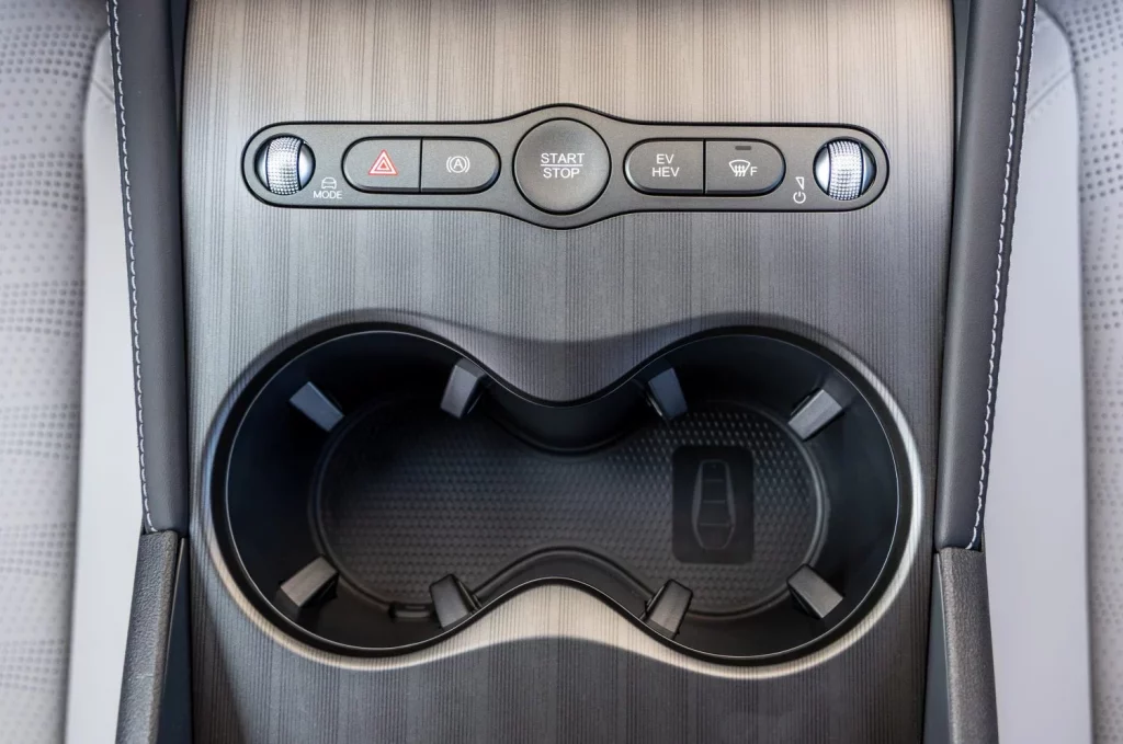 SEAL 6 DM i Touring Interior 8 Motor16