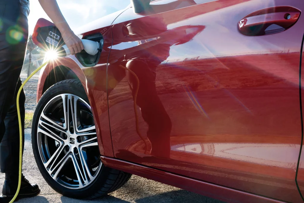 Seat León 1.5 e-Hybrid PHEV Style: Electrificación a buen precio y sin renuncias de equipamiento 8 Motor16 SEAT LEON EHYBRID STYLE PHEV 5 Motor16