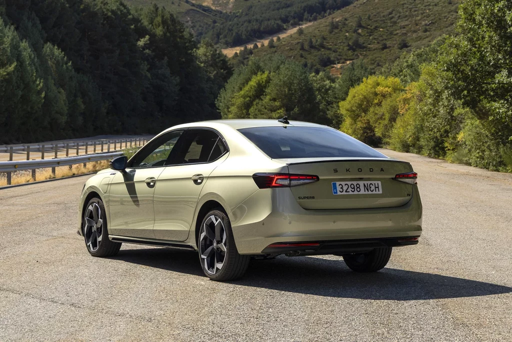 Skoda Superb Sportline iV(1)