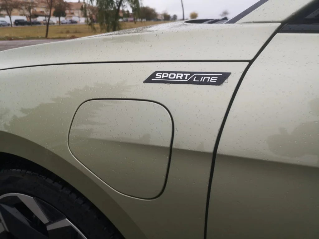 Skoda Superb Sportline PHEV 7 Motor16