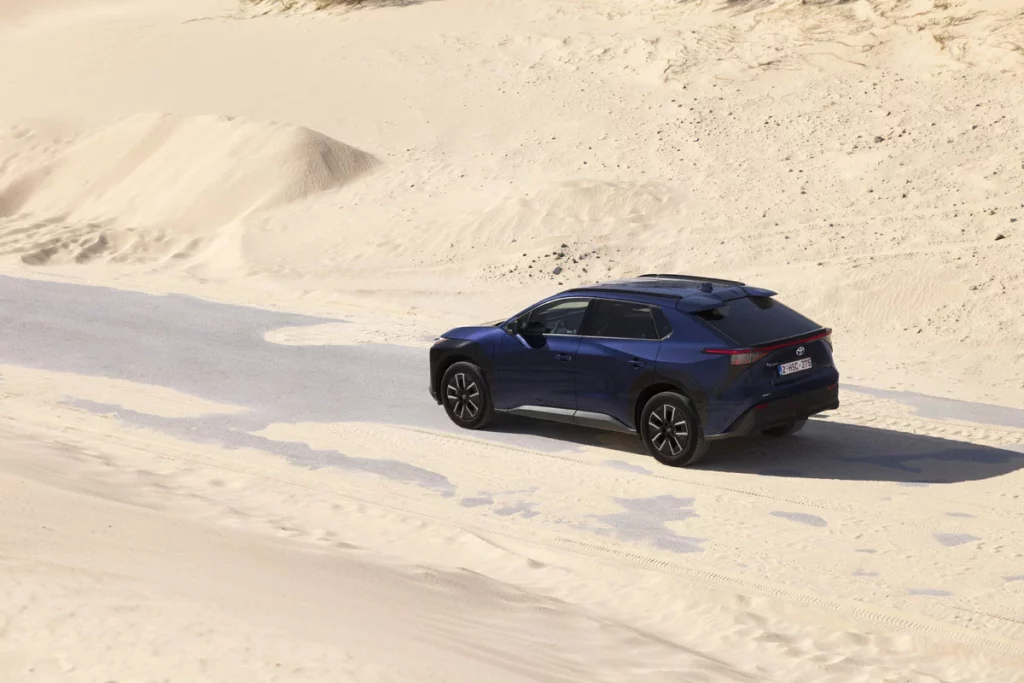 TOYOTA BZ4X 12 Motor16