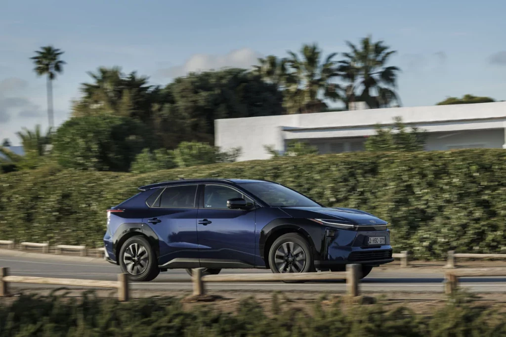 TOYOTA BZ4X 2 Motor16