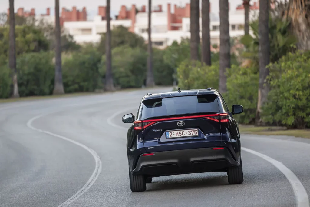 TOYOTA BZ4X 5 Motor16