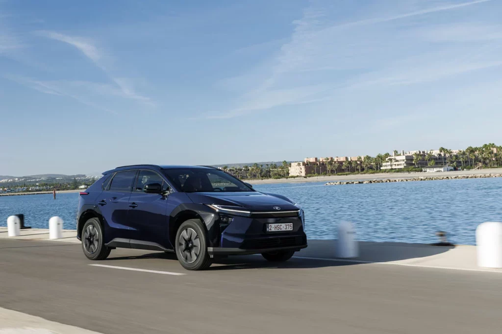 TOYOTA BZ4X 6 Motor16