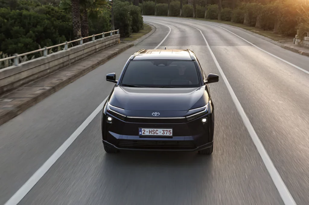 TOYOTA BZ4X 9 Motor16