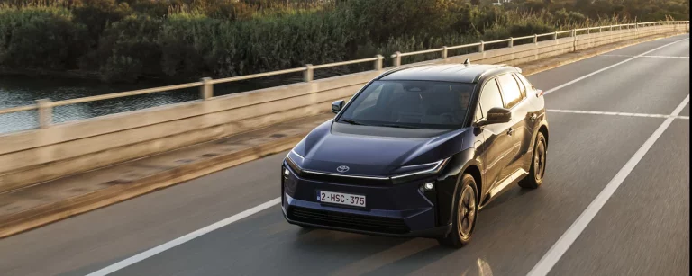 Probamos el Toyota bZ4x: una actualización muy inteligente